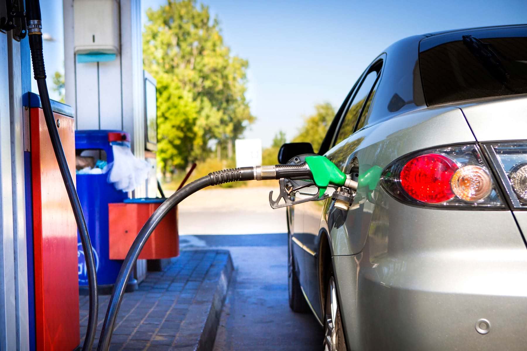 Заправка некачественным бензином: чем это опасно и что делать